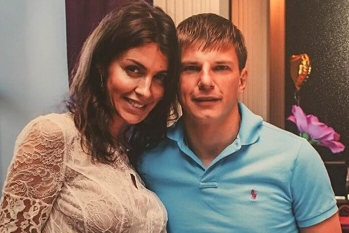 Аршавин рассказал, что причиной расставания с Казьминой стали деньги