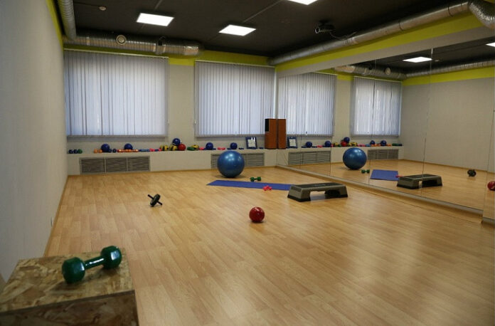 Звездный. Фитнес студии и залы Кирова: адрес, телефон.