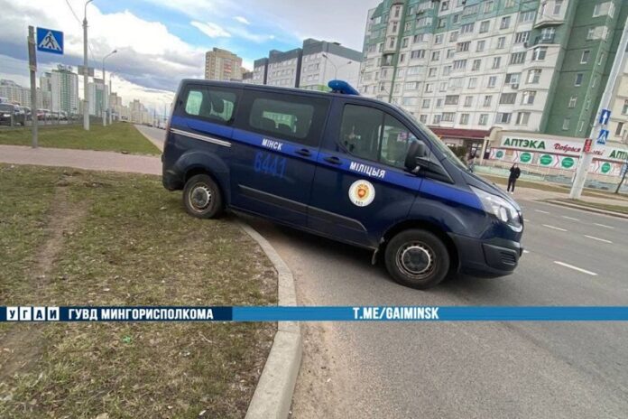 Кто виноват? В Минске произошло ДТП с участием милицейской машины