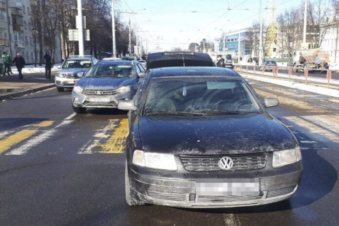 На Долгобродской «Фольксваген» сбил подростка на пешеходном переходе