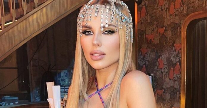 Ханна показала, как ей сделали уколы красоты в глаза