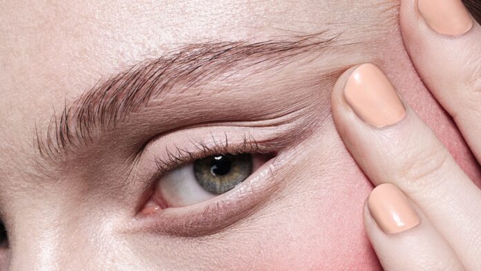 Как сделать лицо моложе без инъекций: гимнастика, тейпирование, иглоукалывание