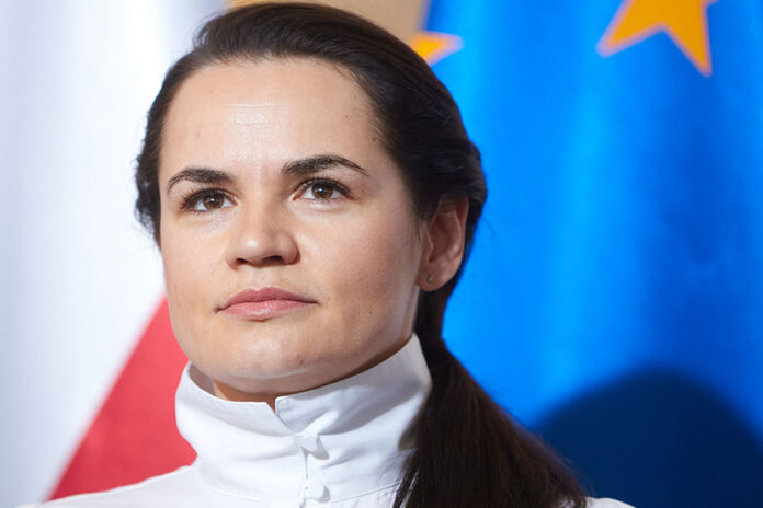 Светлана Тихановская в прямом эфире отвечает на вопросы белорусов