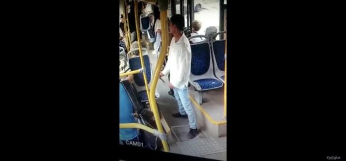 фото Ударивший пенсионера ножом в автобусе мужчина арестован в Новосибирске